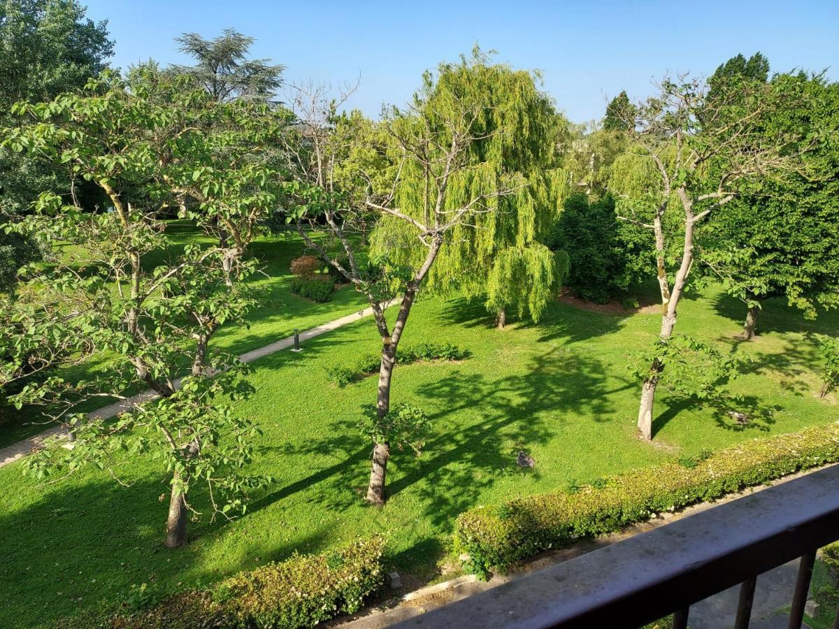 Les Jardins D'Atilly Villecresnes Luaran gambar